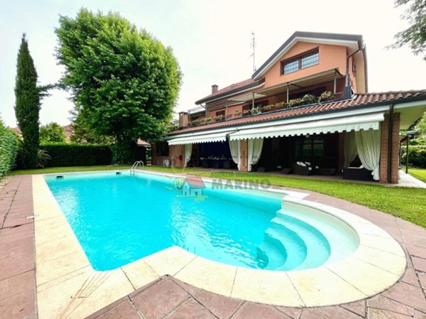 casa indipendente in vendita a Segrate in zona Rovagnasco