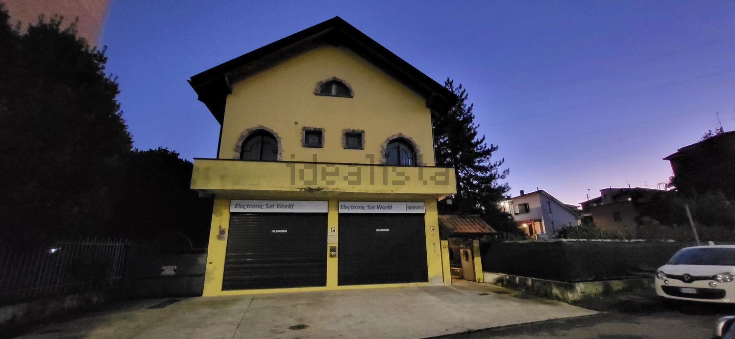 casa indipendente in vendita a Segrate