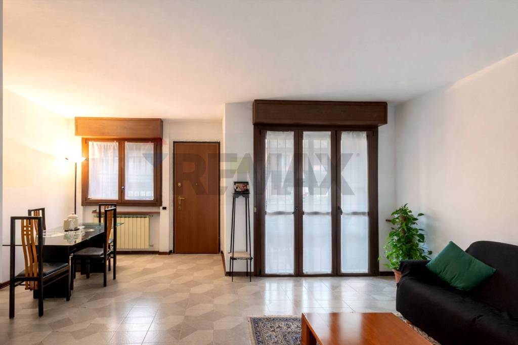 casa indipendente in vendita a Segrate in zona Redecesio