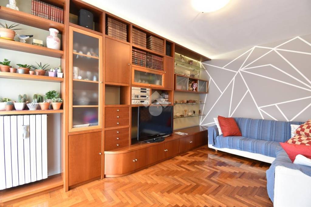 casa indipendente in vendita a Segrate