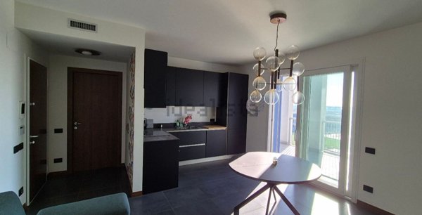 appartamento in vendita a Segrate in zona Redecesio