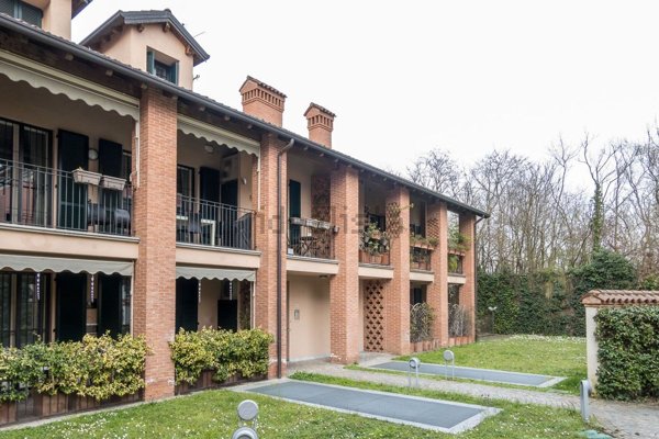 appartamento in vendita a Segrate in zona Redecesio