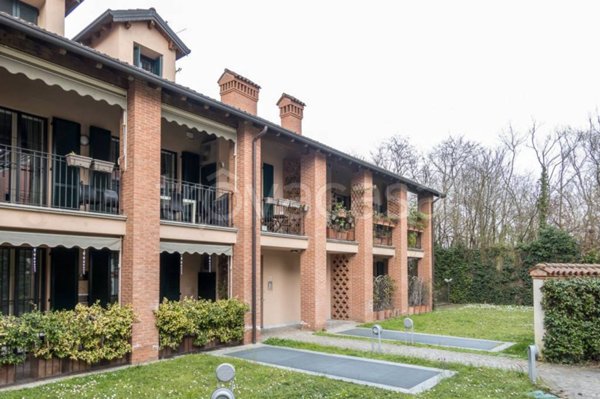 appartamento in vendita a Segrate in zona Redecesio