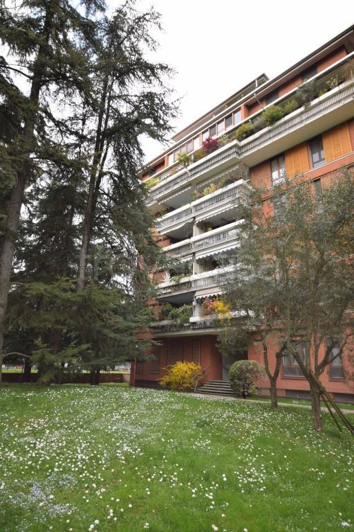 appartamento in vendita a Segrate in zona Milano 2