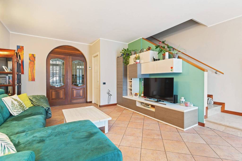 casa indipendente in vendita a Segrate in zona Redecesio