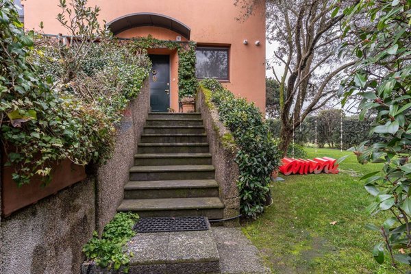 casa indipendente in vendita a Segrate in zona Novegro