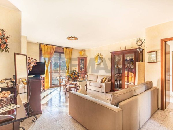 appartamento in vendita a Segrate in zona Redecesio