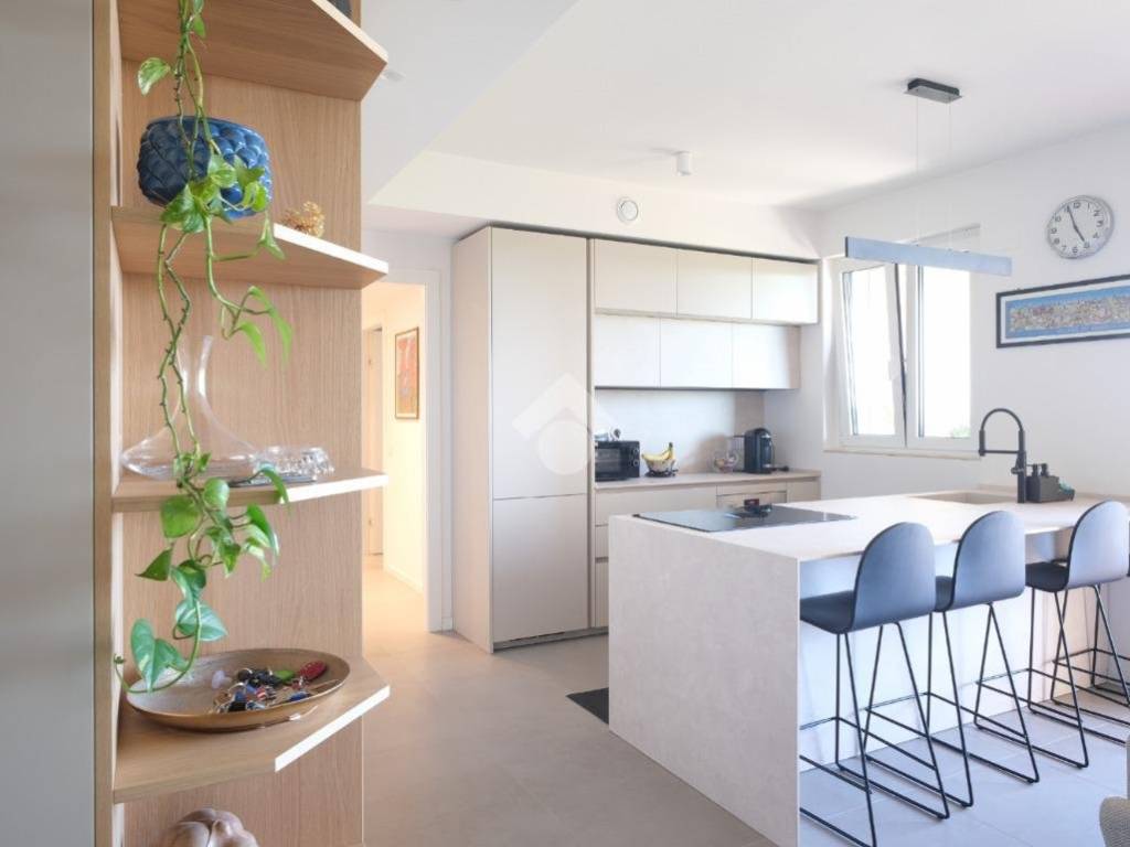 appartamento in vendita a Segrate in zona Redecesio