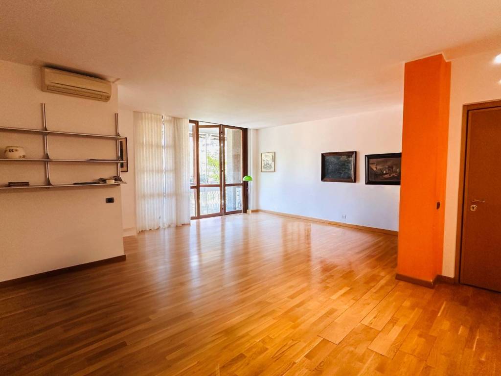 appartamento in vendita a Segrate in zona Milano 2