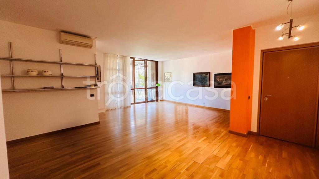 appartamento in vendita a Segrate in zona Milano 2