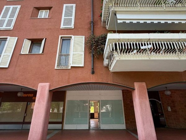 negozio in vendita a Segrate