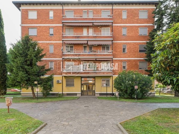 appartamento in vendita a Segrate in zona Redecesio