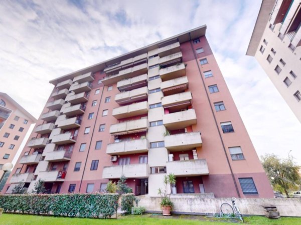 appartamento in vendita a Segrate in zona Redecesio