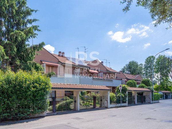 casa indipendente in vendita a Segrate
