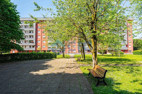 appartamento in vendita a Segrate in zona Rovagnasco
