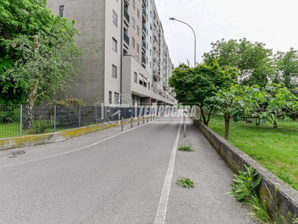 appartamento in vendita a Segrate in zona Redecesio