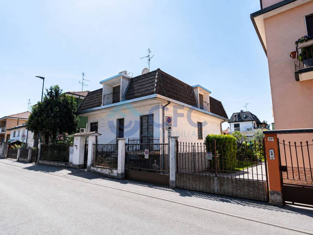casa indipendente in vendita a Segrate