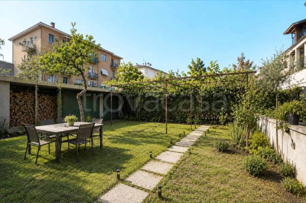 casa indipendente in vendita a Segrate
