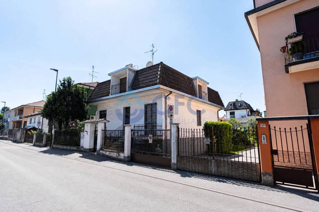 casa indipendente in vendita a Segrate
