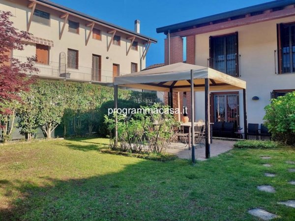 casa indipendente in vendita a Segrate