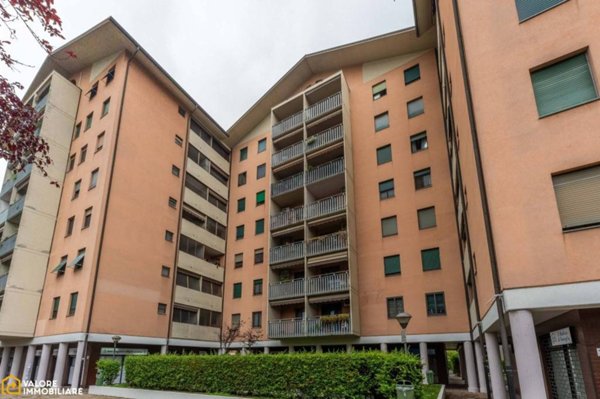 appartamento in vendita a Segrate in zona Redecesio