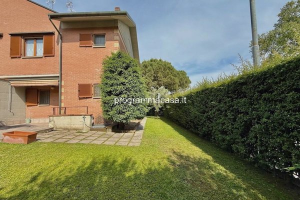 casa indipendente in vendita a Segrate