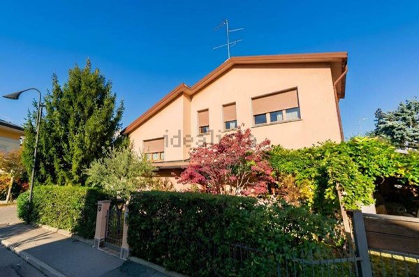 casa indipendente in vendita a Segrate