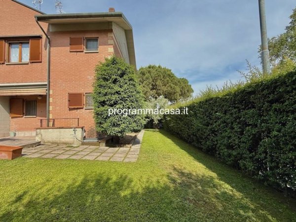 casa indipendente in vendita a Segrate
