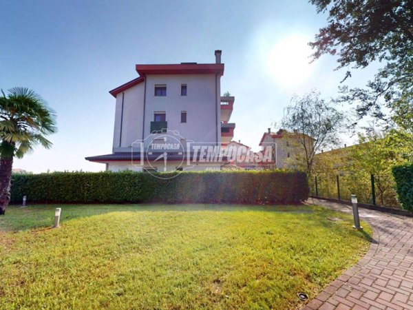 appartamento in vendita a Segrate in zona Novegro