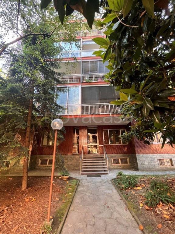appartamento in vendita a Segrate in zona Redecesio