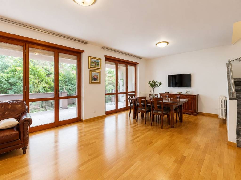 casa indipendente in vendita a Segrate