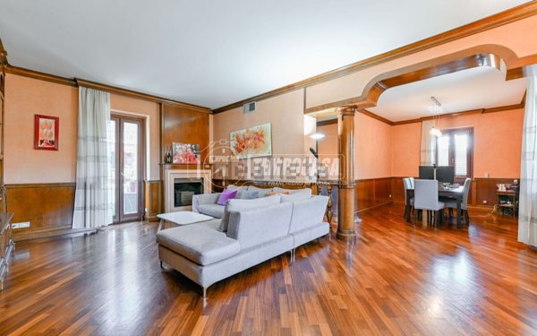 casa indipendente in vendita a Segrate