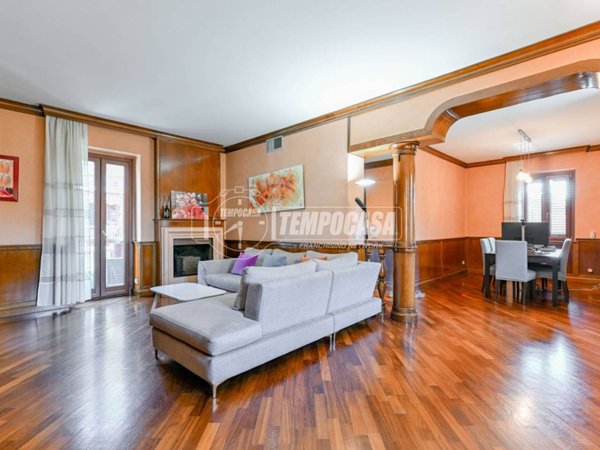 casa indipendente in vendita a Segrate in zona Rovagnasco