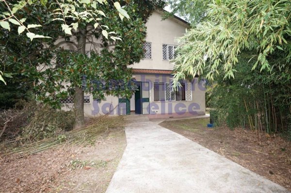 casa indipendente in vendita a Segrate