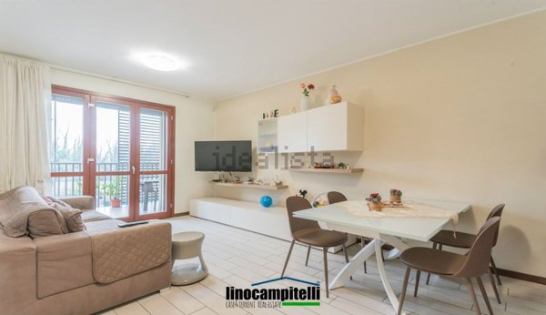 appartamento in vendita a Segrate in zona Redecesio