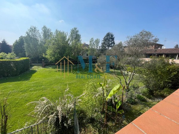 appartamento in vendita a Segrate in zona Rovagnasco