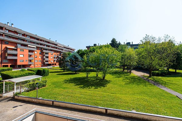 appartamento in vendita a Segrate in zona Rovagnasco