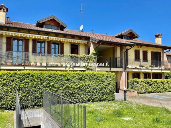 appartamento in vendita a Segrate in zona Redecesio