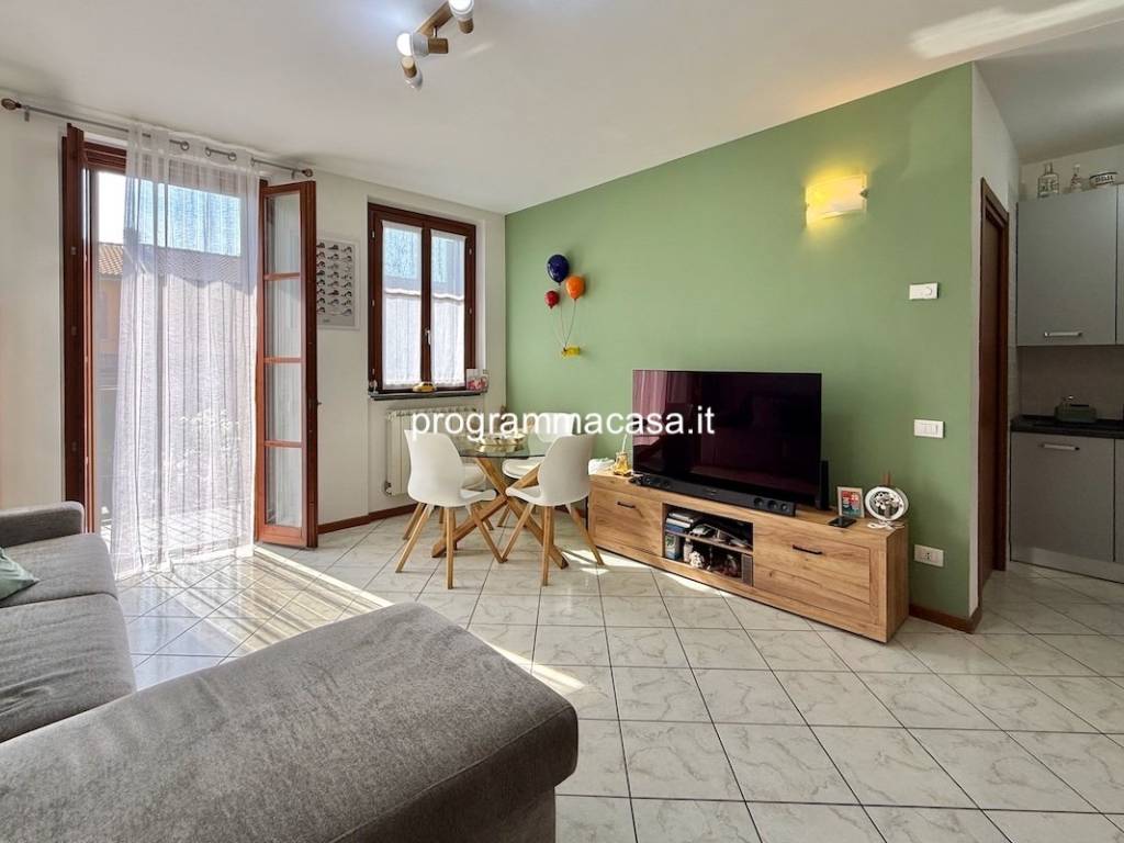 appartamento in vendita a Segrate in zona Redecesio