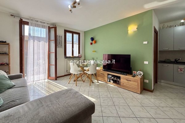 appartamento in vendita a Segrate in zona Tregarezzo