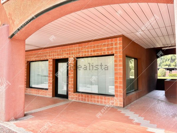 ufficio in vendita a Segrate in zona Milano 2