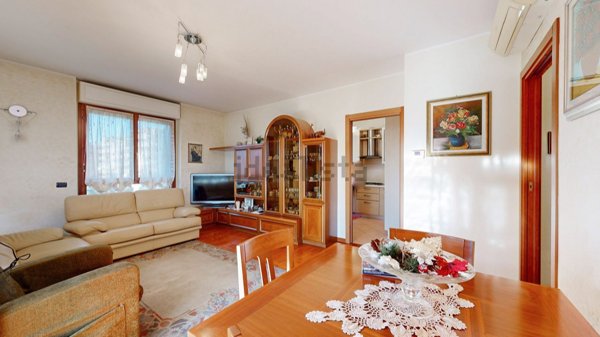 appartamento in vendita a Segrate in zona Rovagnasco