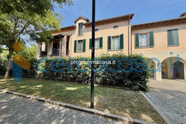 appartamento in vendita a Segrate in zona Redecesio