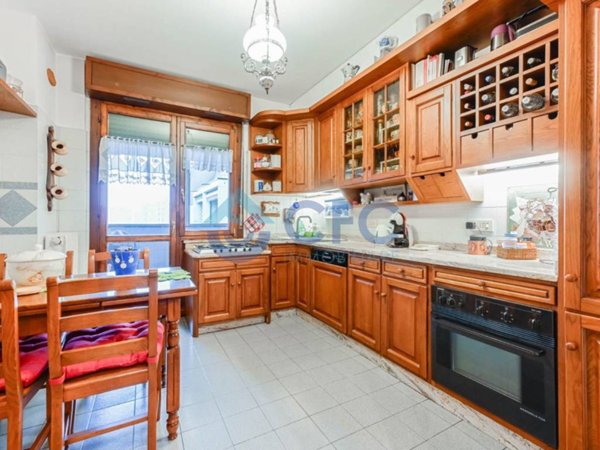 appartamento in vendita a Segrate in zona Redecesio