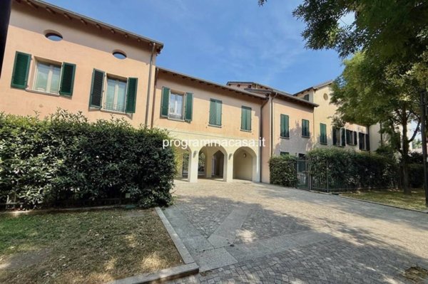 appartamento in vendita a Segrate in zona Redecesio