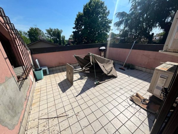 appartamento in vendita a Segrate in zona Redecesio