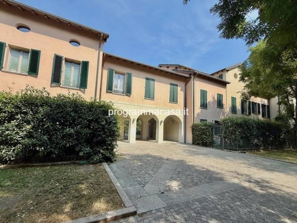 appartamento in vendita a Segrate in zona Redecesio