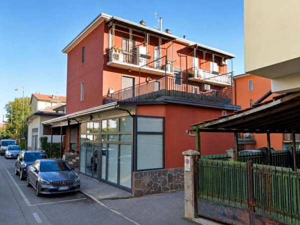 appartamento in vendita a Segrate in zona Rovagnasco