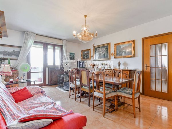 appartamento in vendita a Segrate in zona Redecesio