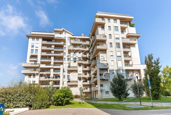 appartamento in vendita a Segrate in zona Rovagnasco